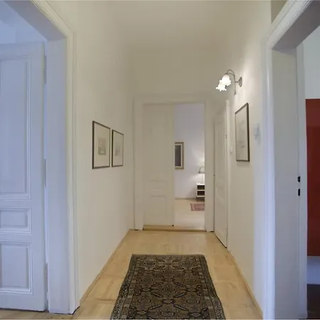 Spectacular Riverview Apartament *