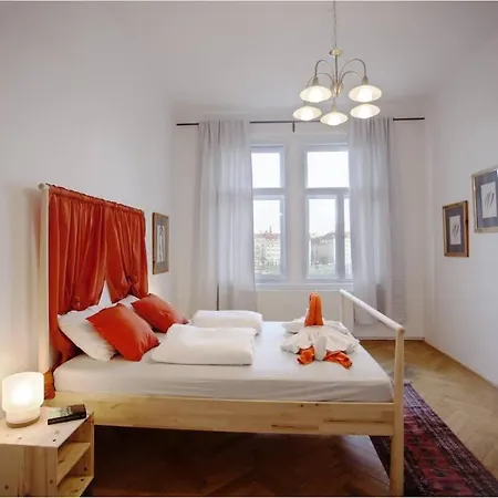 Spectacular Riverview Praga
