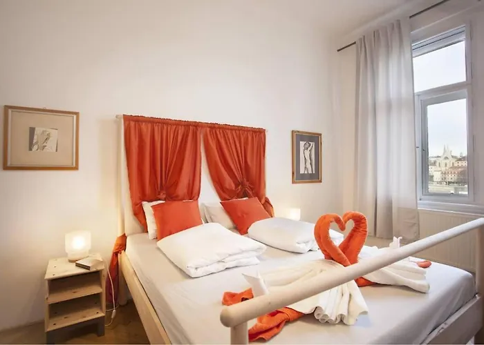 Spectacular Riverview Prag